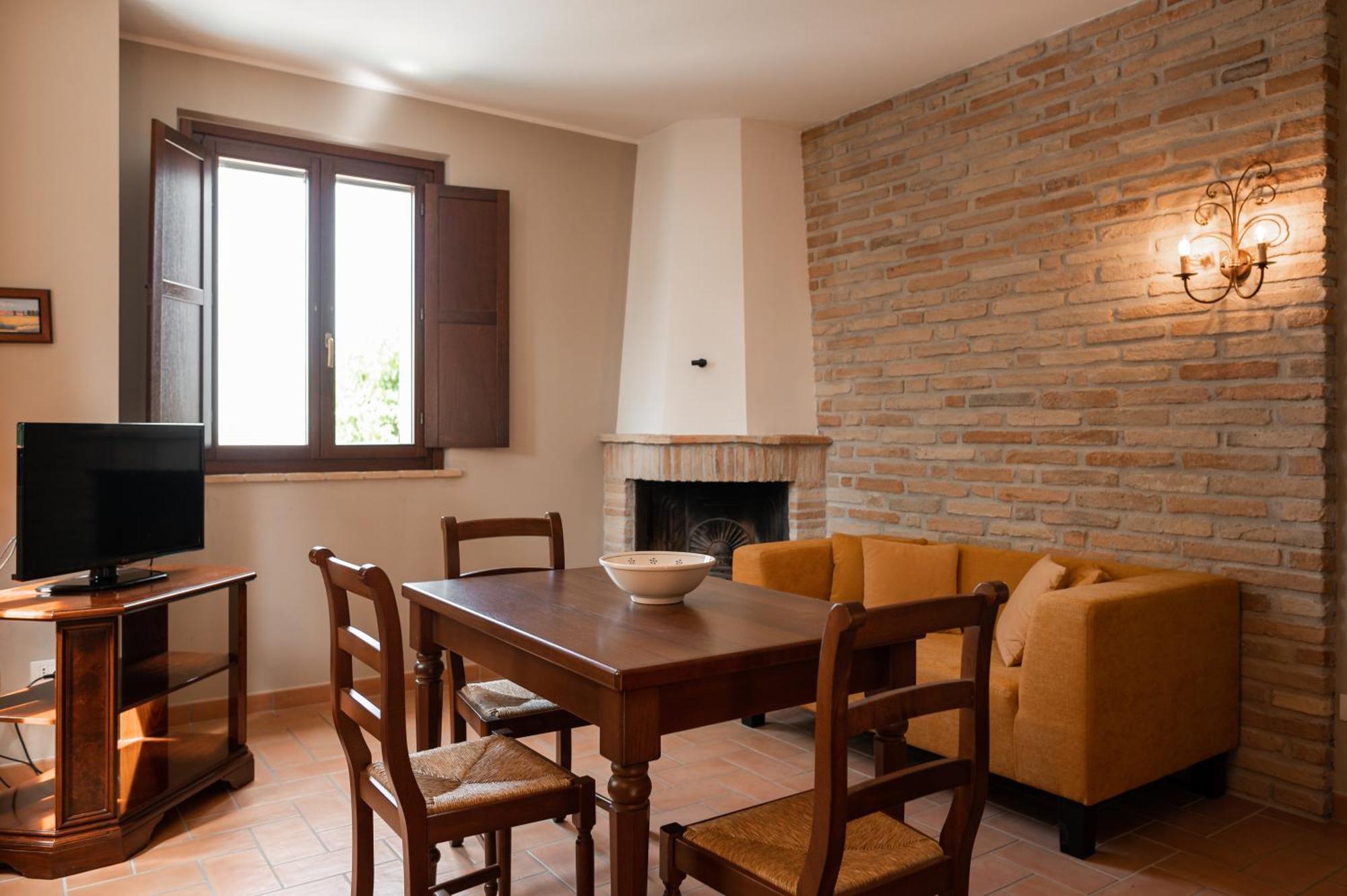 Poggio Antico Lägenhet Monte San Vito Exteriör bild