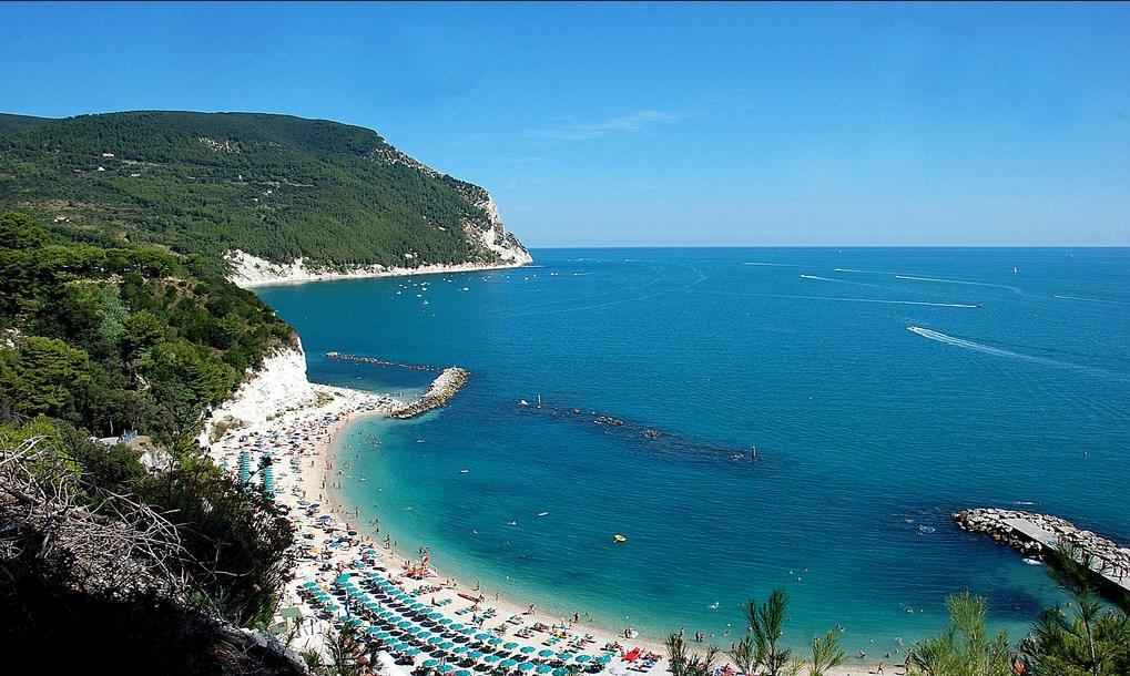 Poggio Antico Lägenhet Monte San Vito Exteriör bild